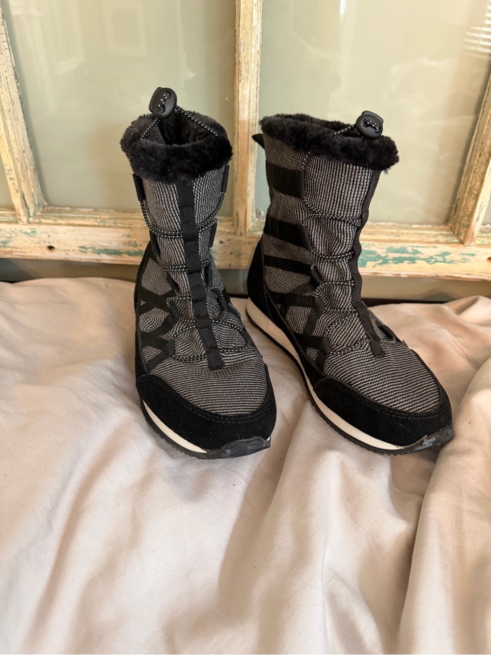 Women's Fabletics Black Winter Ankle Boots with Faux Fur Trim